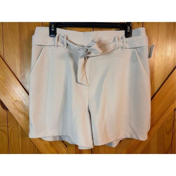 Maurices Tie Waist Paper Bag Shorts Large Beige 4” Inseam nwt (4833) Read - Picture 1 of 5